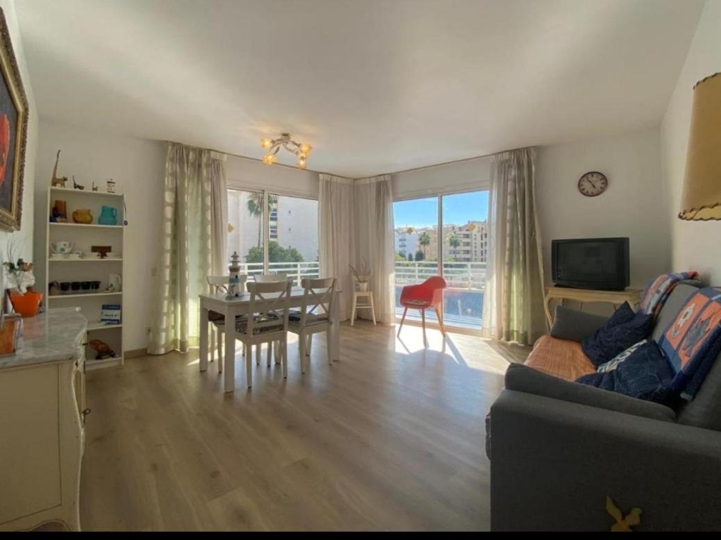 Apartamentos CH Salou Quarto foto